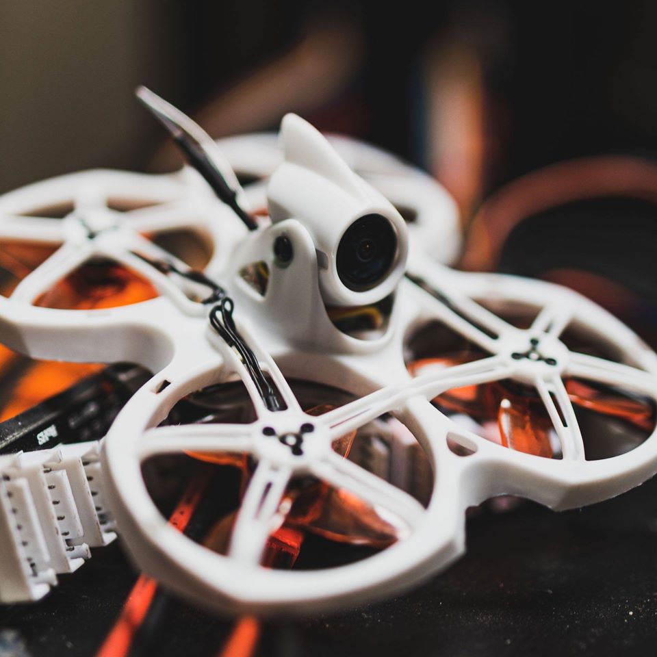 Emax Tinyhawk II 2 RTF FPV Rac - Drone Racing Goggles のレビューと価格